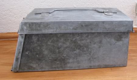 Tin, Postal Carrier